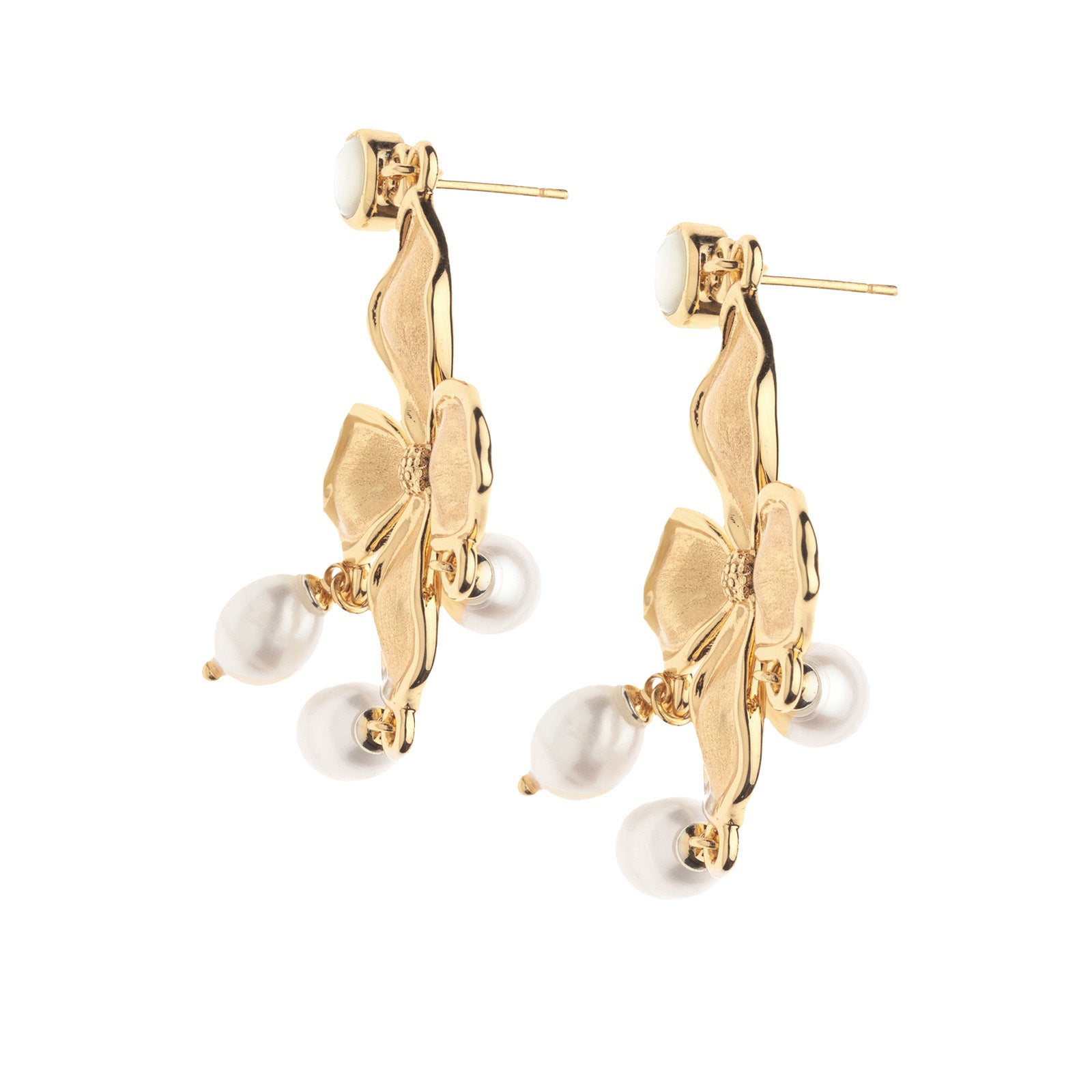 Side view of dogwood and pearl drop earring
