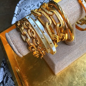 Chunky Chain Bracelets + A Dash of Horn