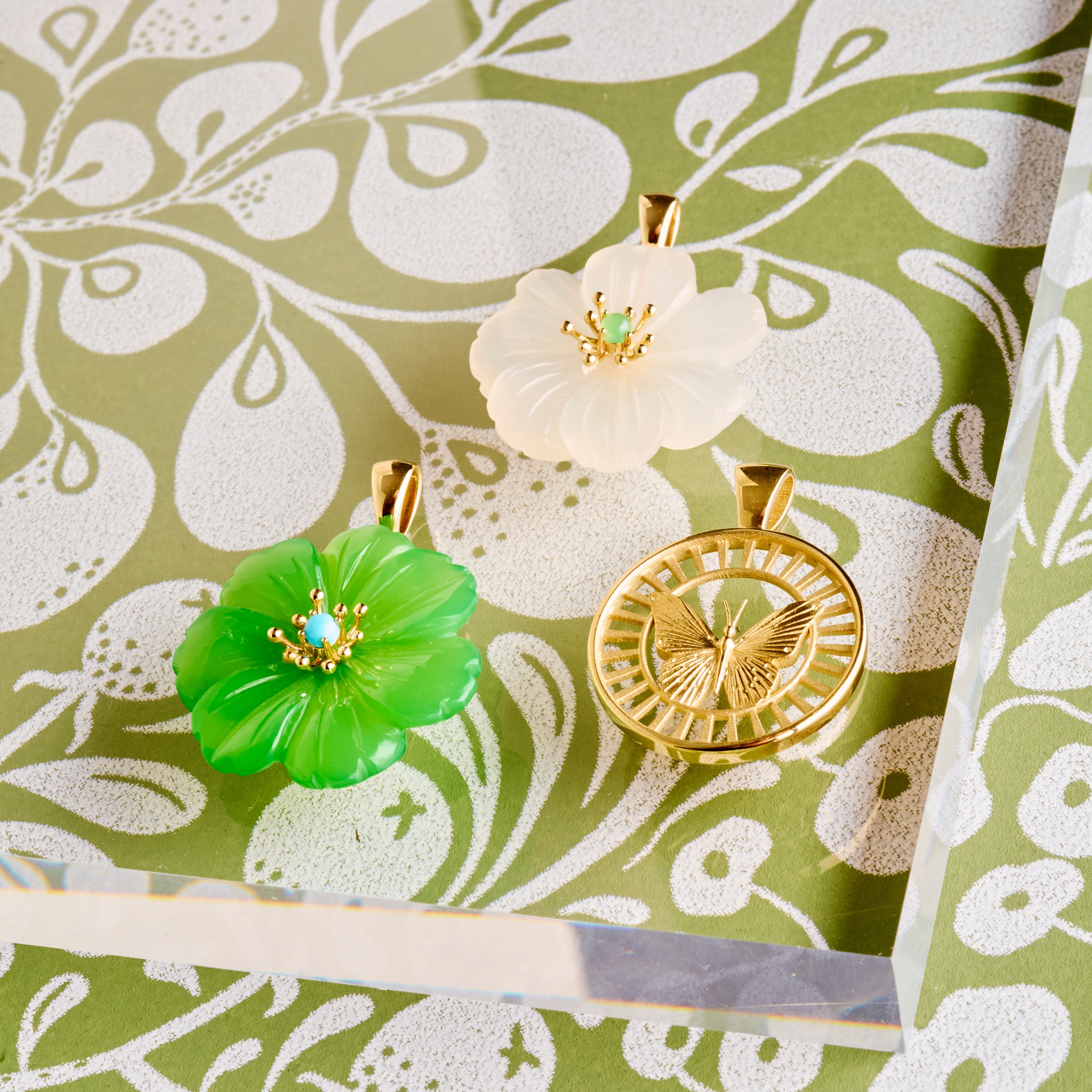 JOY Chrysoprase Carved Camellia Pendant in Solid Gold – Jane Win