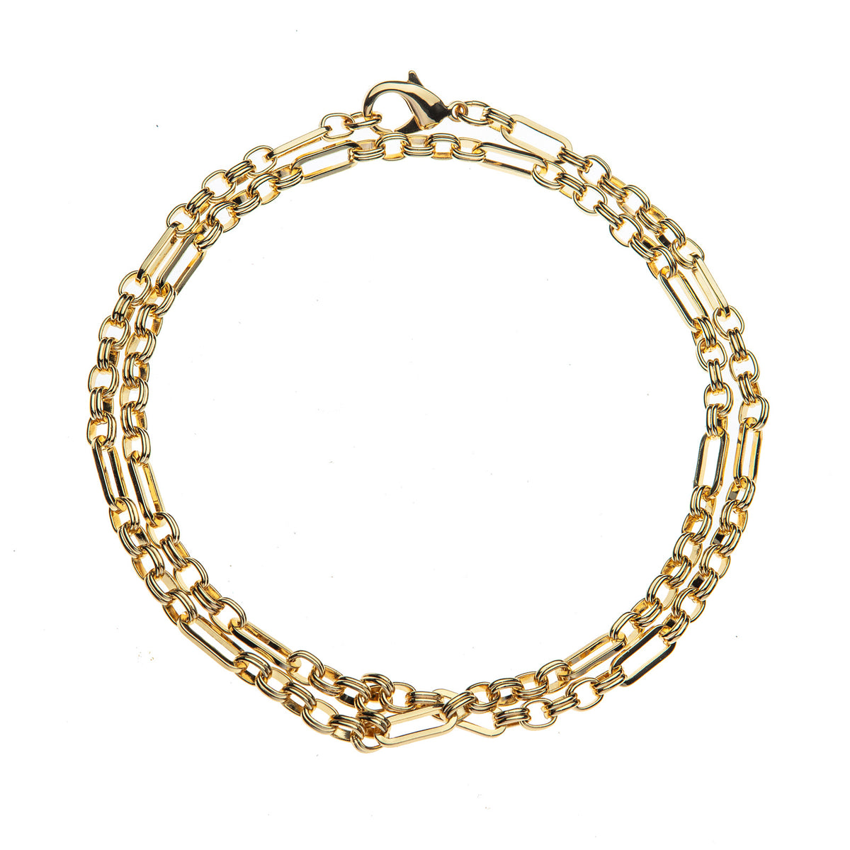 Gold double wrapped chain featuring various link sizes