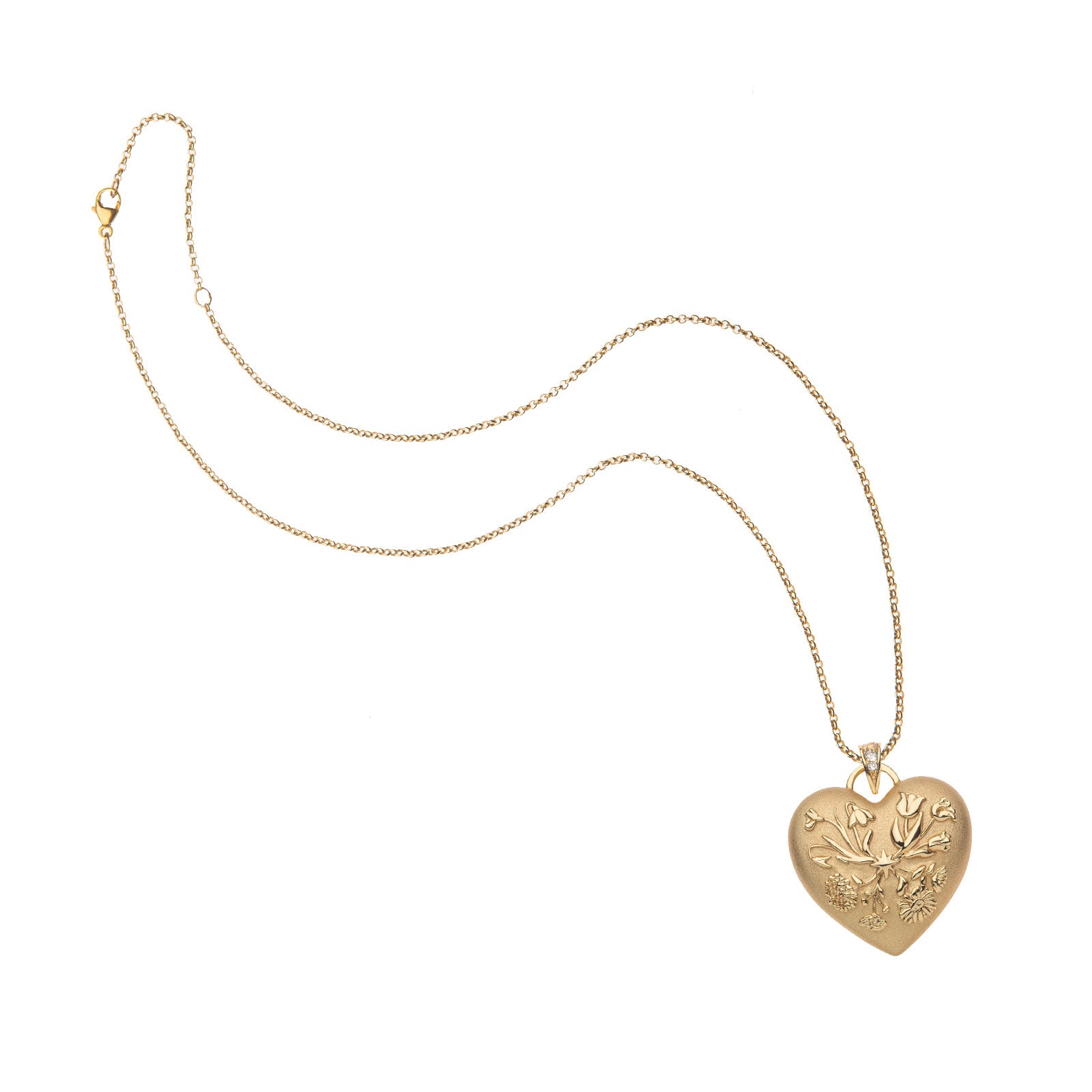 Gold heart pendant on classic rolo chain