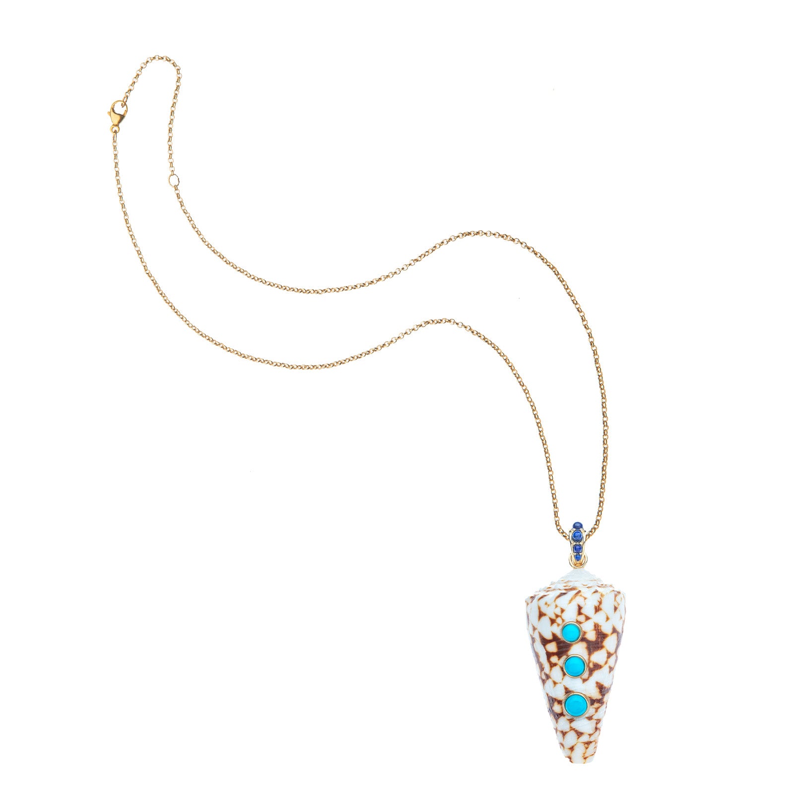 Shell pendant on the classic rolo chain