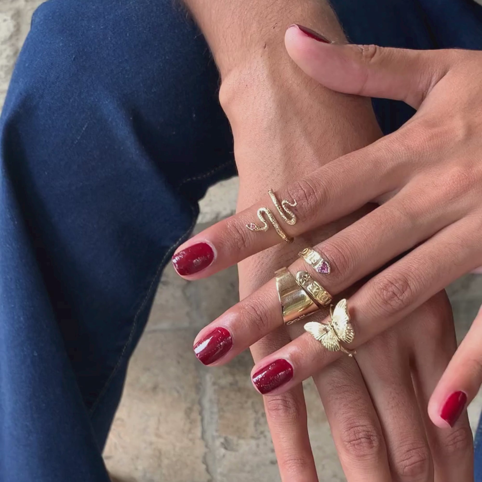 Video of gold snake ring